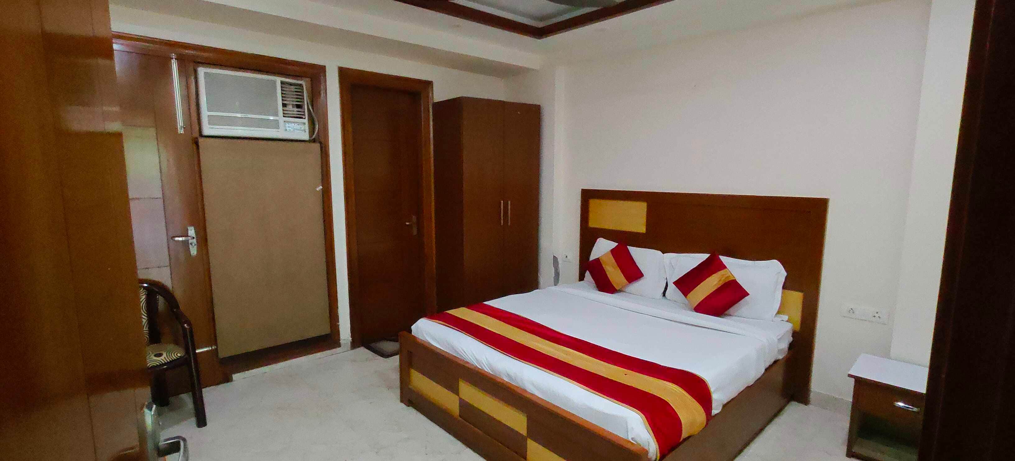 Hotel O Corporate Residency - Tap to explore photos