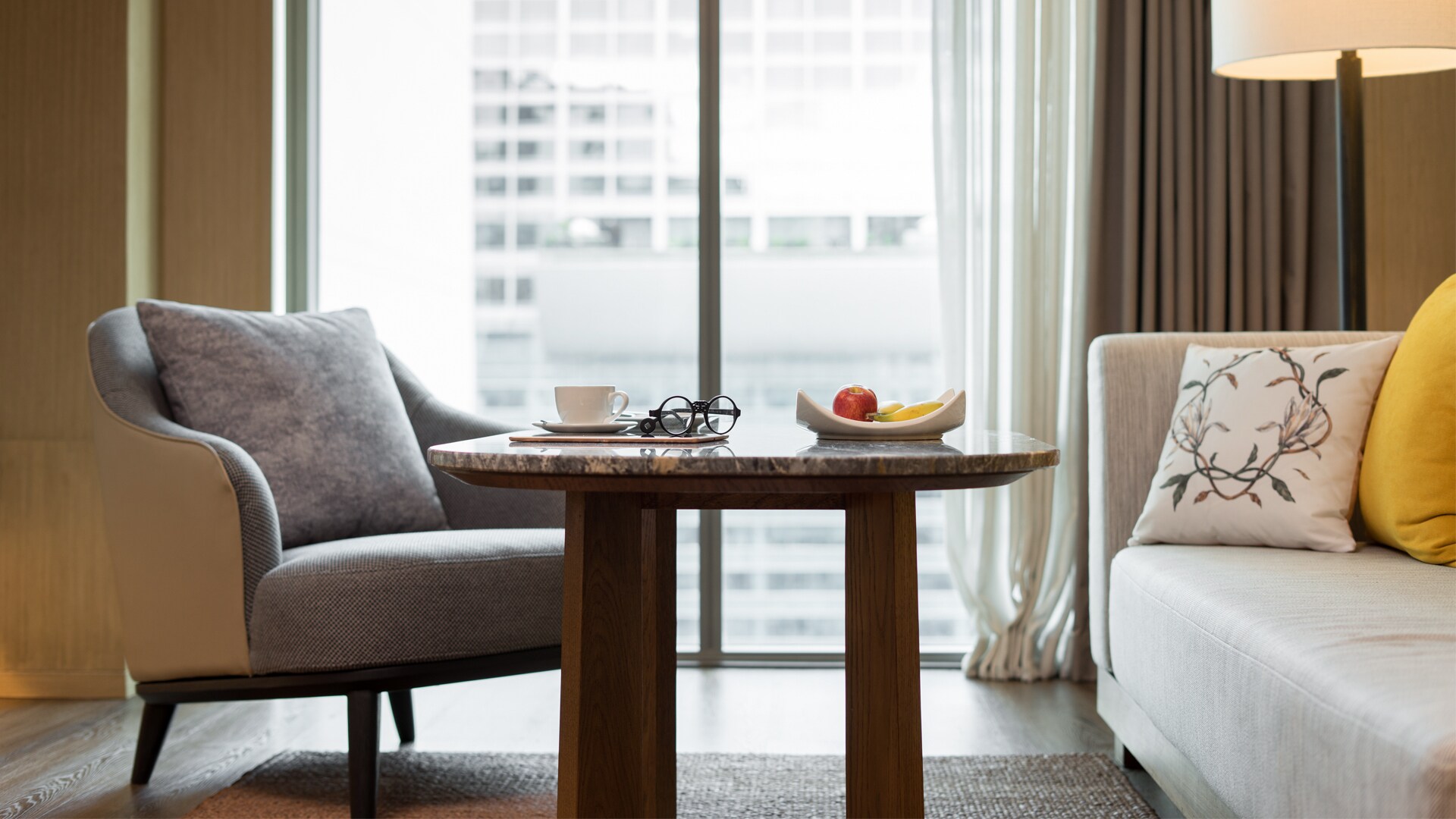 Sivatel Bangkok Suites - Tap to explore photos