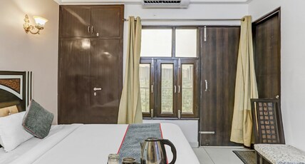 Hotel O Noida premium inn Room Type - Classic