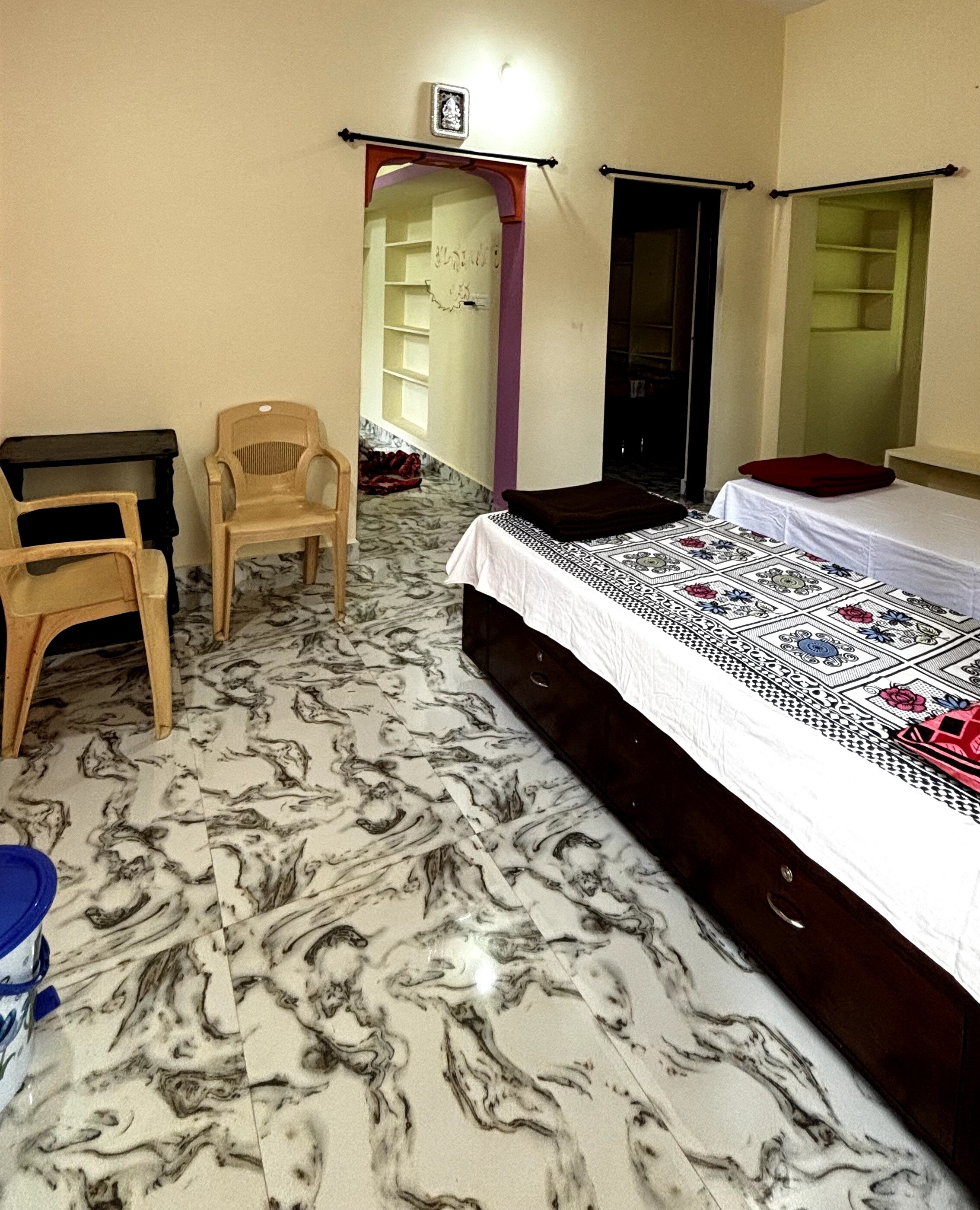 Vasavi Villa Hampi - Tap to explore photos