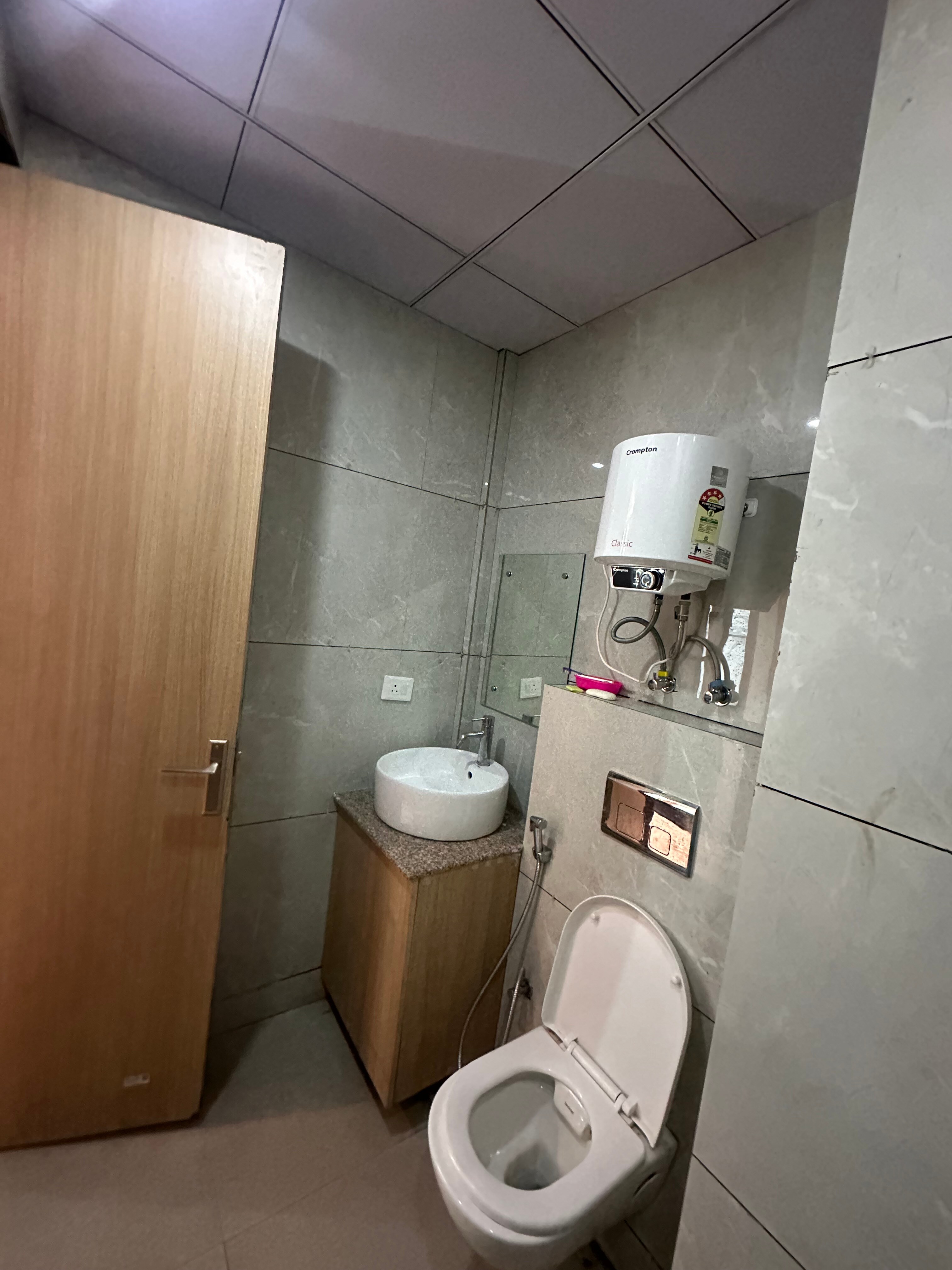 Luxury kaveri studio - Tap to explore photos