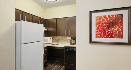 Staybridge Suites CHICAGO -- GLENVIEW, an IHG hotel Room Type - 1 Full Studio Suite Access Tub