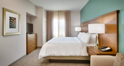 Staybridge Suites - Gainesville I-75 Room Type - 1 King Bed 1 Bedroom Suite