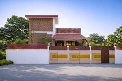 Golden Loom 2BHK Homestay by Homeyhuts