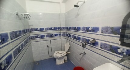 HOTEL MANSAROVAR Room Type - AC Double Bed with Western Style Toilets