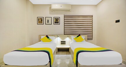 Itsy Hotels Transit Express Near Sealdah Station Room Type - Economy Room