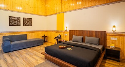 The Hosteller Jibhi Room Type - Duplex Quadruple Room