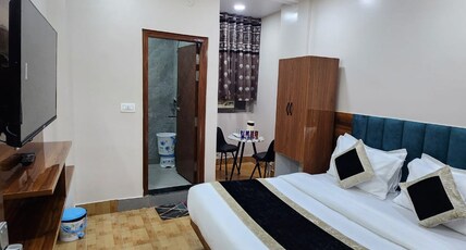 Hotel Neelam Palace Near New Delhi Station & Connaught Place Room Type - Standard AC Room With Smart TV & Free Wi-Fi