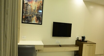 YUVRAJ PALACE Room Type - Super Deluxe Twin Bed