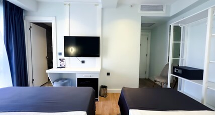 Axu Airport Hotel Room Type - Triple Room