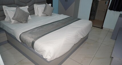 Hotel Sanraj Inn Room Type - Deluxe Room