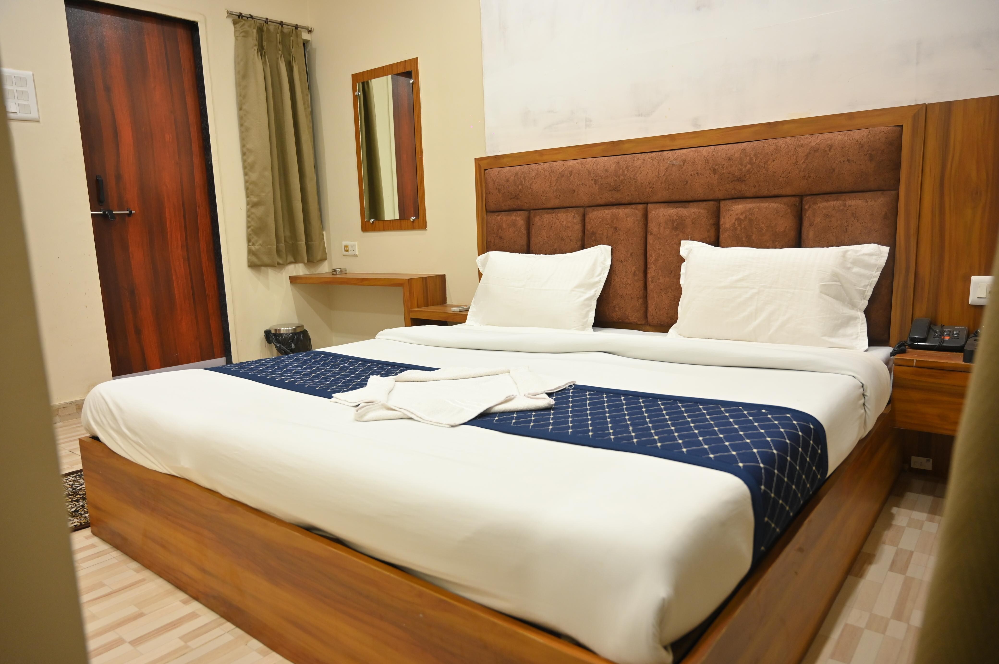 Rameswaram Guest House - Tap to explore photos