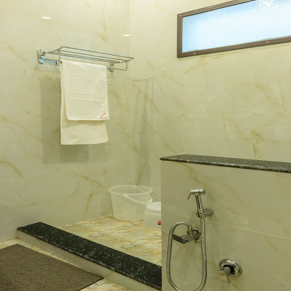 De Manora Homes Bed & Breakfast - Tap to explore photos