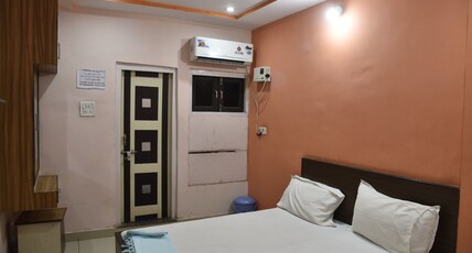 hotel shakti Room Type - Deluxe room