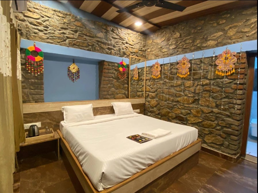 Richi Rich Hill Resort with Kalbeliya Dance show  | Mount Abu Top - Tap to explore photos