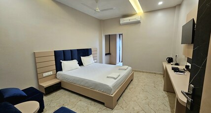 Hotel Rishiraj Room Type - Premium double occupancy room