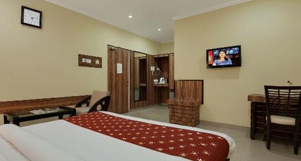 DIDI Hotel Alambagh Room Type - Deluxe Room