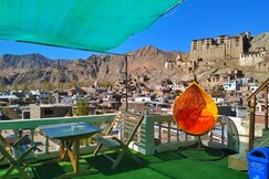 Palace View Main Market