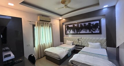 Hotel Om International Room Type - Superior Room
