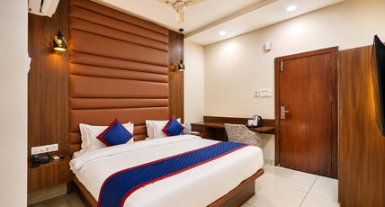 Hotel Srinivasa Premier Room Type - Executive Room