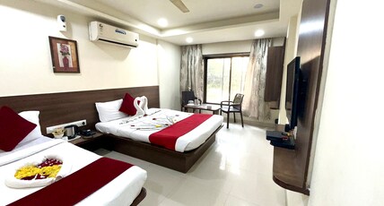 Hotel Sai Chhatra Room Type - Triple Bed Room A.C.