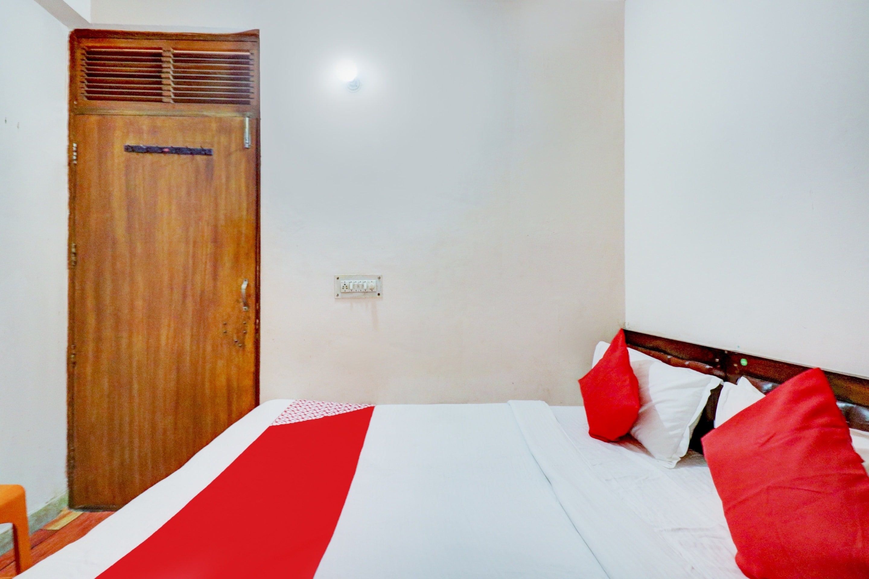 Hotel O Ratiram - Tap to explore photos