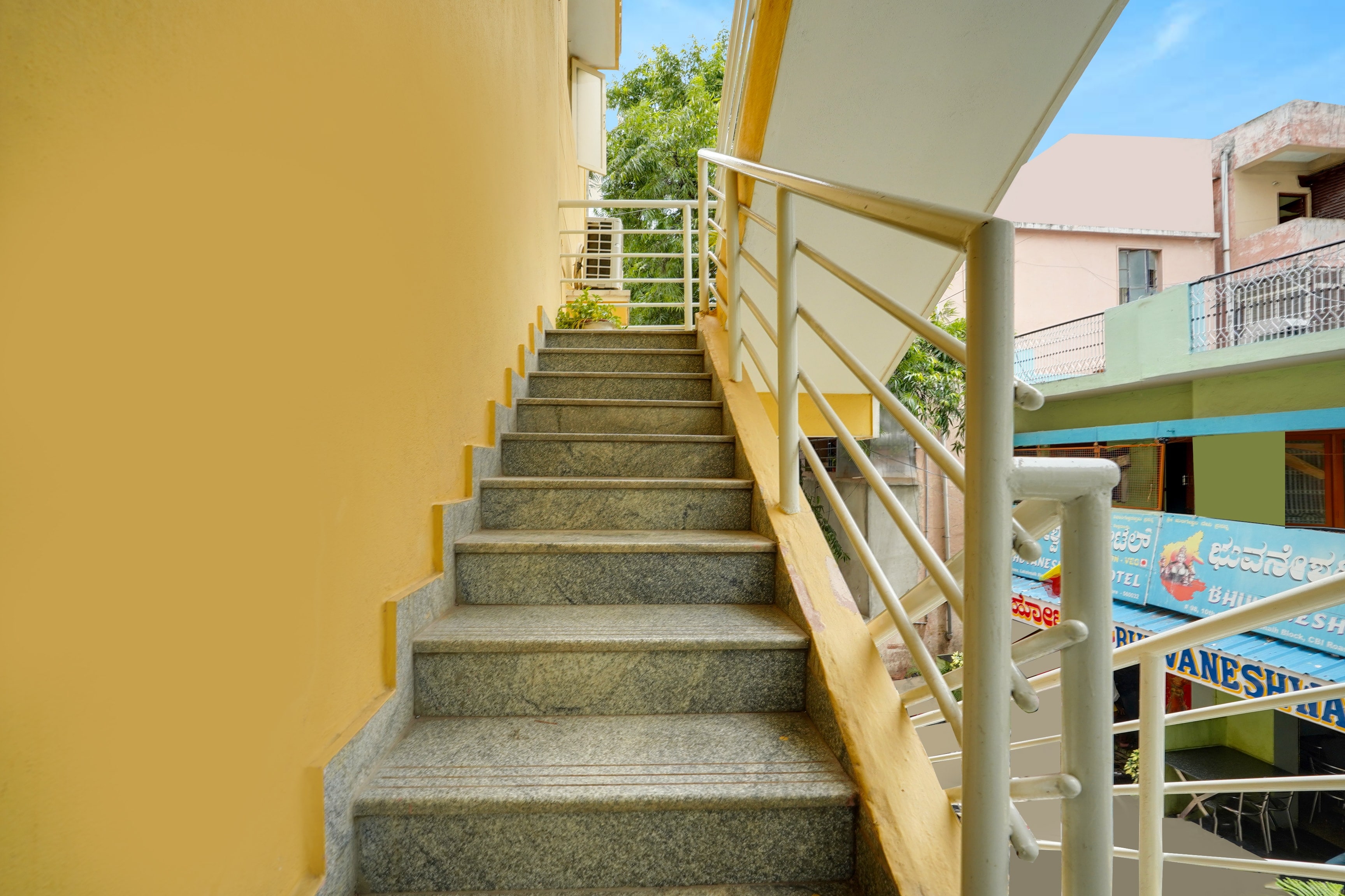 Hotel O BANASHANKARI COMFORTS - Tap to explore photos