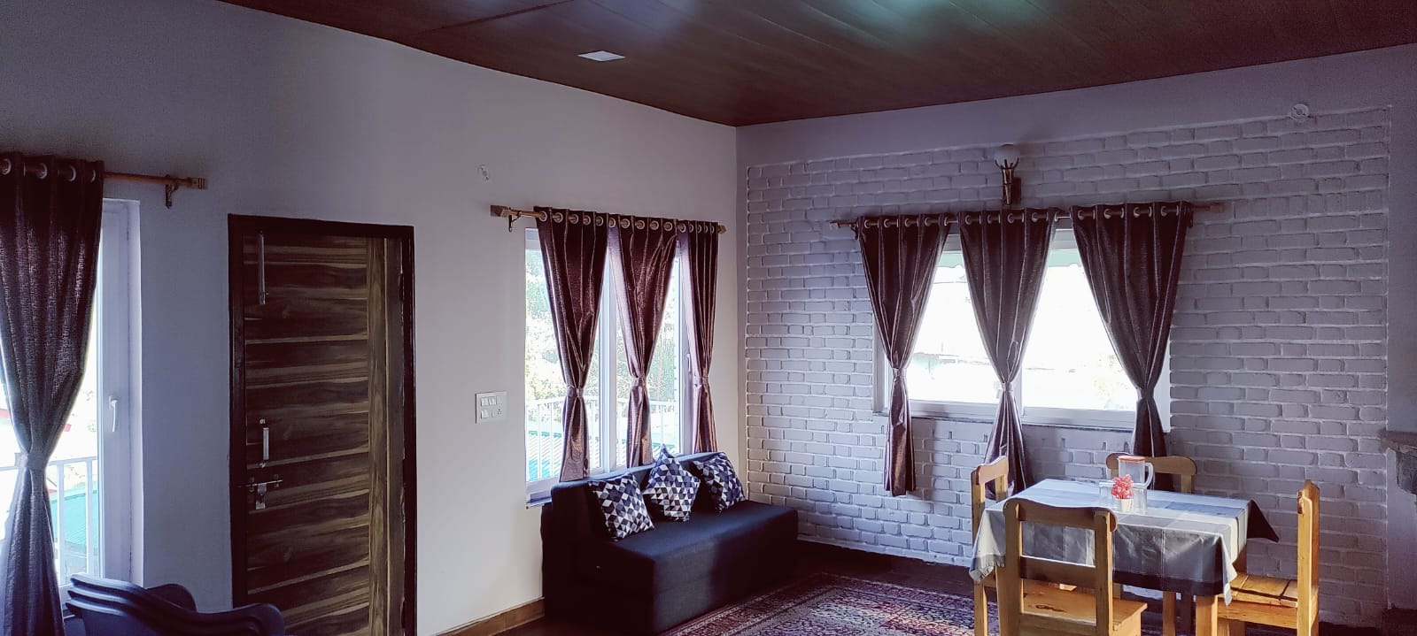 The Dhaila's Nest Inn Nainital - Tap to explore photos