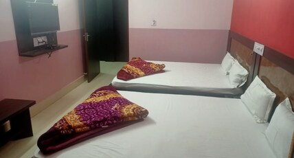 New Yatrik Hotel Room Type - 4 Bed Non AC