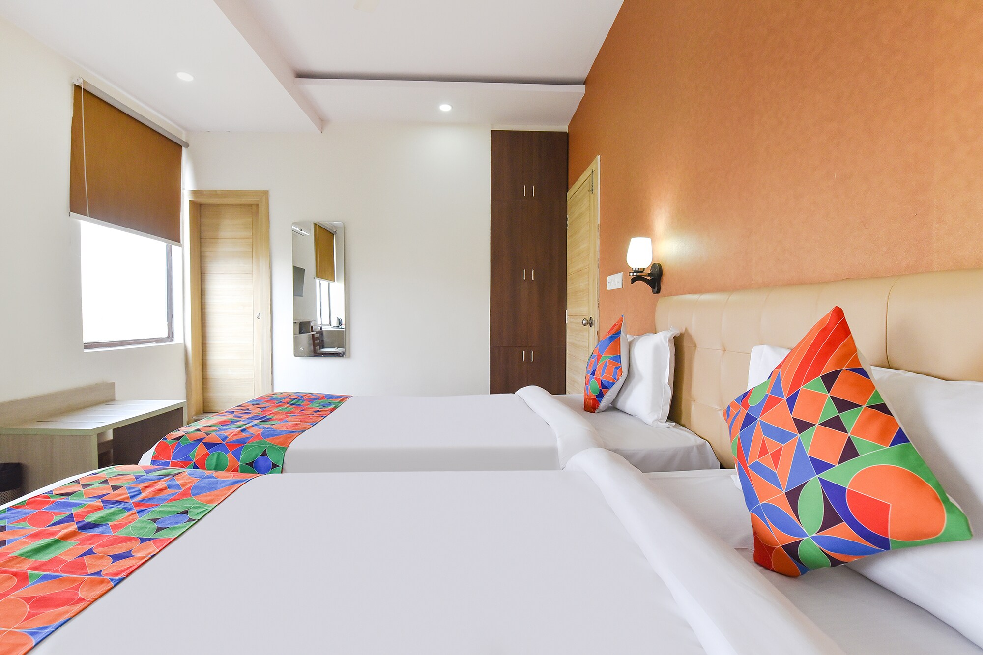 FabHotel Maru White Lotus - Tap to explore photos