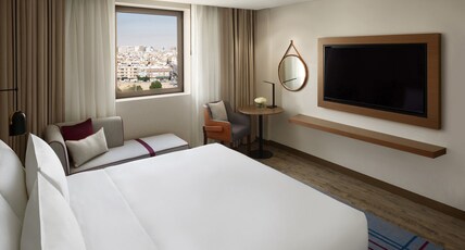 Crowne Plaza Riyadh Palace Room Type - 1 King Standard City View Club Floor