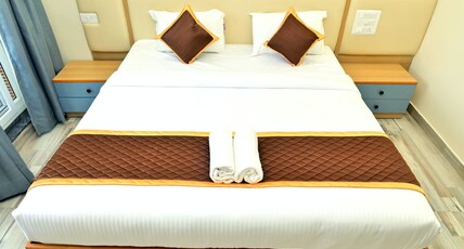 Sharus Inn Room Type - Junior Suit AC Room