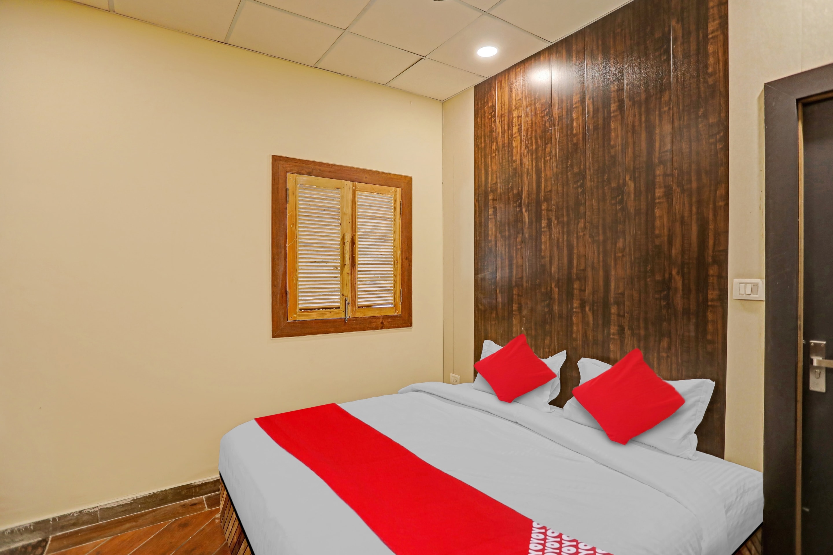 Flagship VEDA HOTEL - Tap to explore photos