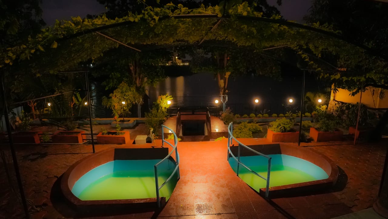Periyar Holidays 4BHK Villa - Tap to explore photos