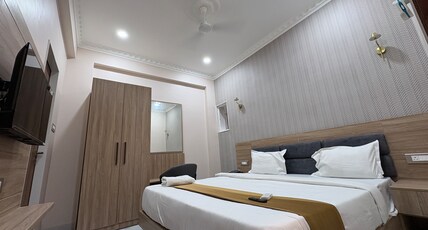 The Hotel Phoenix Inn Room Type - Deluxe Room
