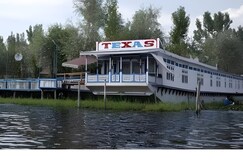 Texas Super Deluxe Houseboats