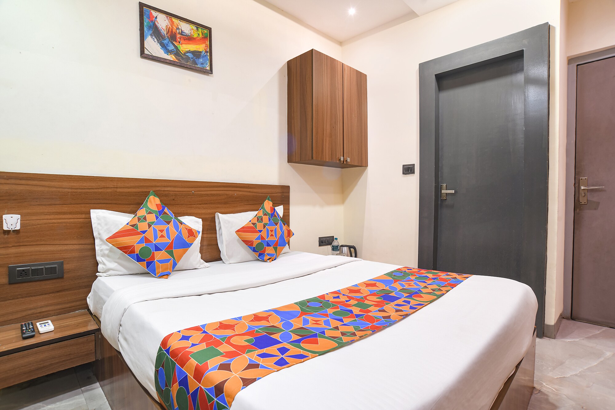 FabHotel Dev Palace II - Nr Ashok Vihar - Tap to explore photos