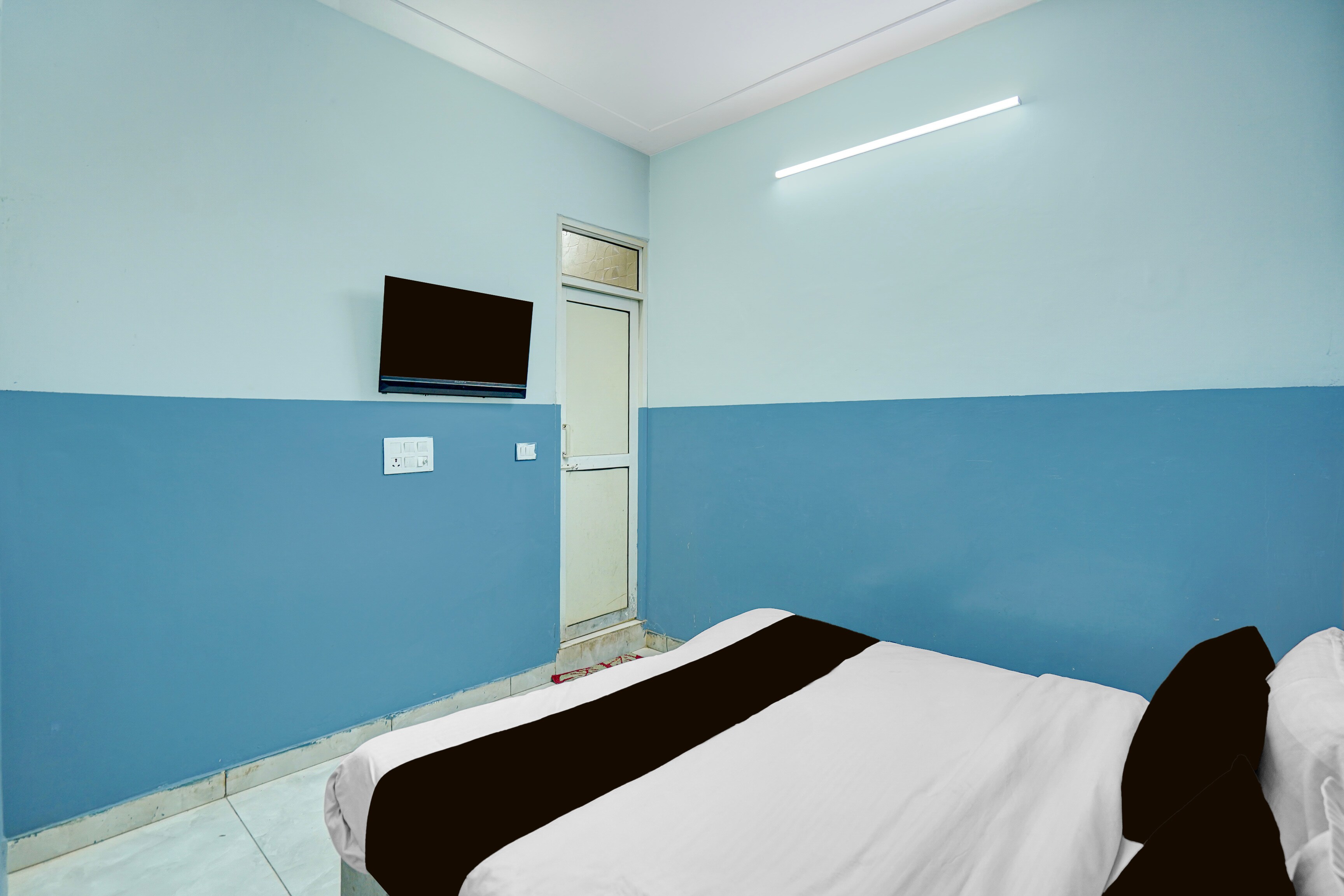 Hotel O Urban Rooms - Tap to explore photos