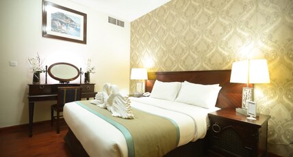 Mermaid Beach Hotel Room Type - Executive Two Bedroom, Partial Seaview and City view with Sharing Bath