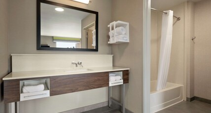 Hampton Inn & Suites Tacoma / Puyallup Room Type - 1 KING STUDIO STE NONSMOK