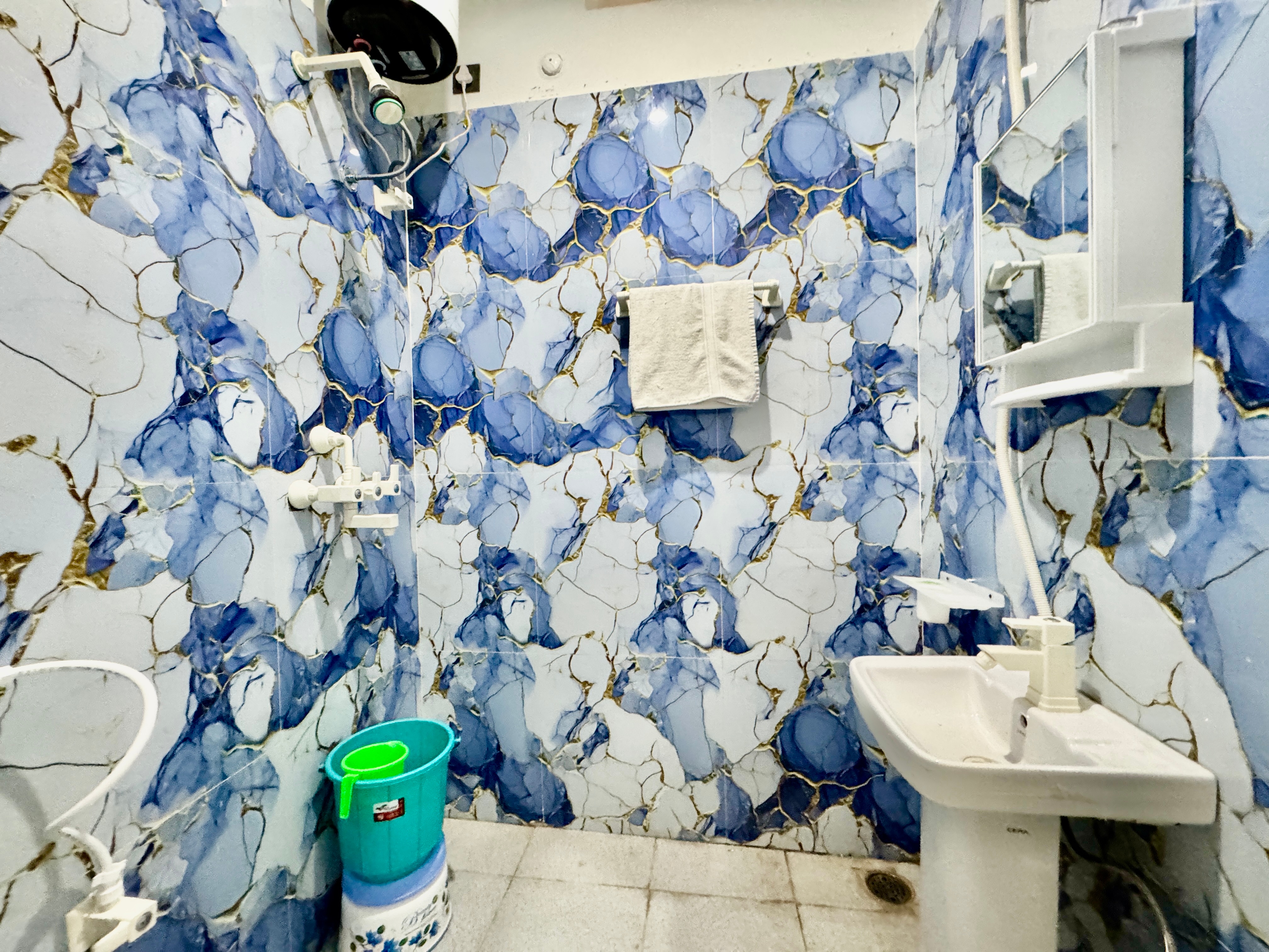 Hotel Radha Aradhya Sadan - Tap to explore photos