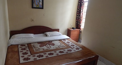Breeze Hotel New Jalipaiguri Room Type - Standard double Room NON AC ( Extra adult or child charges are directly payable at hotel) Breeze Hotel New Jalipaiguri Room Type - Standard double Room NON AC ( Extra adult or child charges are directly payable at hotel)