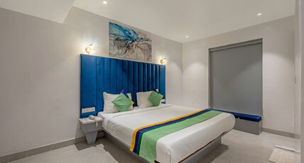 Treebo Sunheads Room Type - Spacious Premium Room