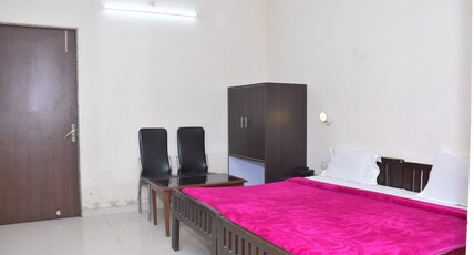 Mohan Palace Room Type - Deluxe Room