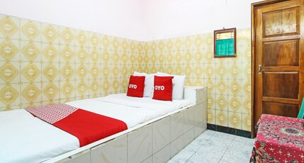 Hotel O Pondok Wisata Sri MulyoNearSultan Agung Stadium Bantul Room Type - Indonesia Deluxe Double