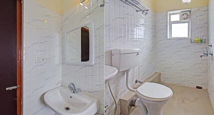 Hotel O Premium Properties Room Type - Deluxe