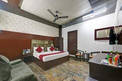 Hotel Cladis by Quadis - Sector 15 Noida