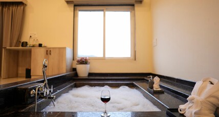 THE DIVINE VALLEY BY DEVAN DHARI Room Type - Amrita-Luxury Room with Bubble Bath Tub