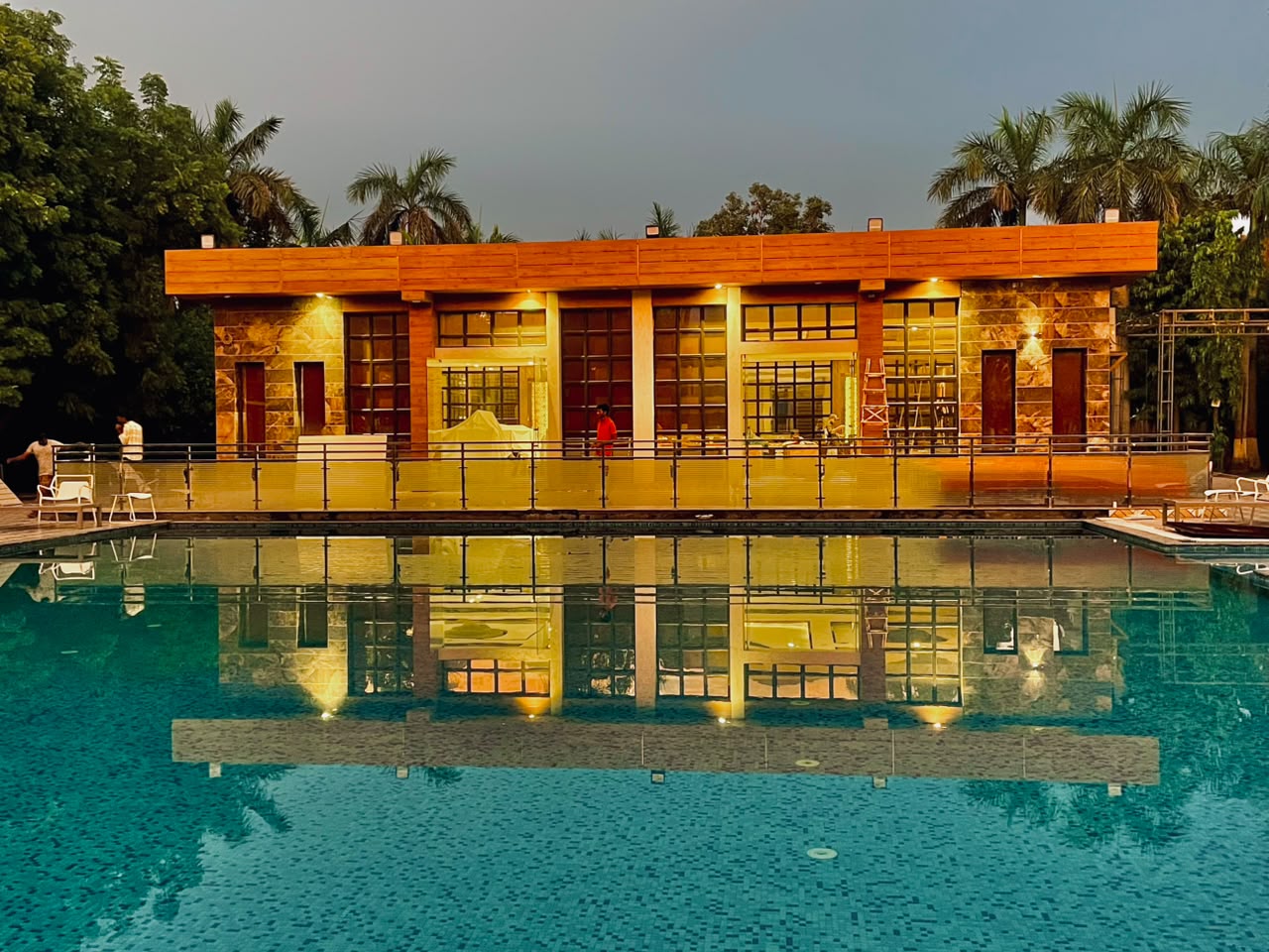 LANDMARK RESORT - Tap to explore photos