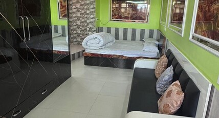Jaan Hotel and Restaurant Room Type - Deluxe room 3